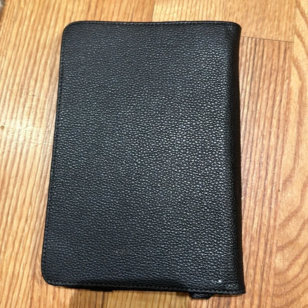 Kindle Fire 7th Generation leather cover in very good condition